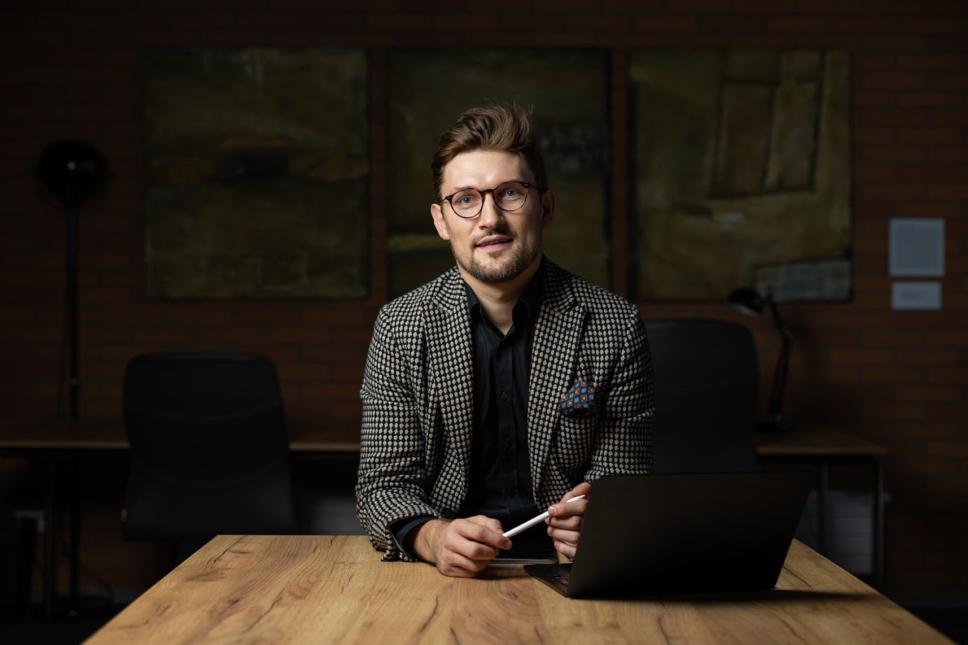 Tomasz Bziom podczas spotkania z klientem